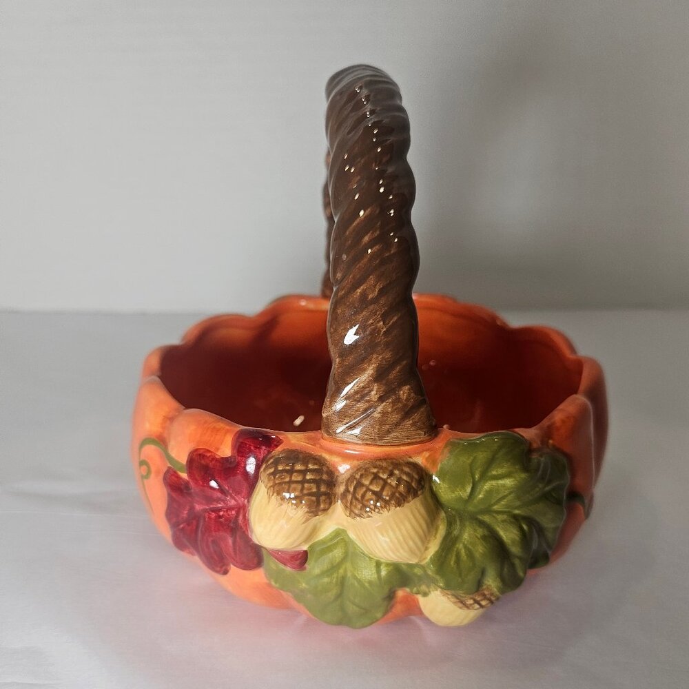 Kohls Ceramic Harvest Pumpkin Handled Pumpkin Basket Acorn Fall Leaves 6" Tall